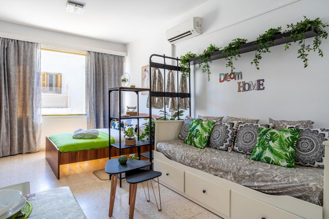 Oasis - Cozy Studio In Ларнака Экстерьер фото